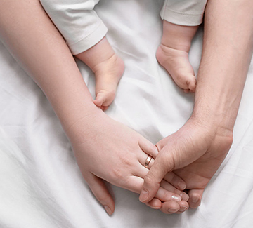 Rodzinne pielęgnowanie małych kolanek