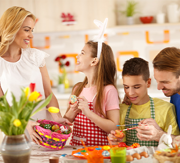 Malowanie pisanek – zabawa dla całej rodziny!