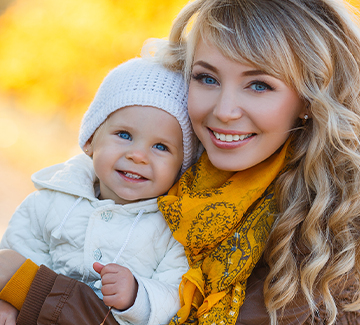 Jak chronić skórę przed chłodem na jesiennym spacerze?