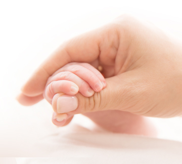 Jak i czym myć rączki niemowlakowi?