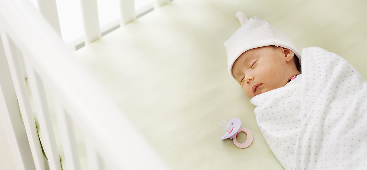 Dziecko nie chce spać w łóżeczku – jak je do tego przekonać?